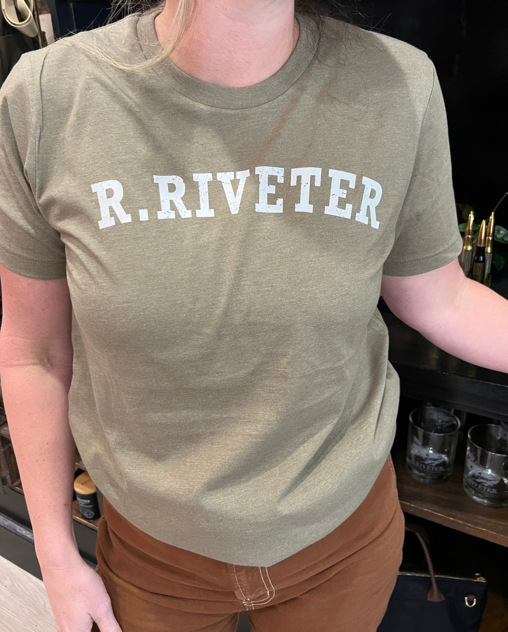 T Shirt | Vintatge Olive R Riveter Large